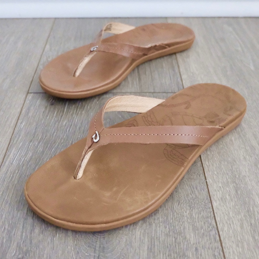 OluKai Honu Leather Sandal in Tan